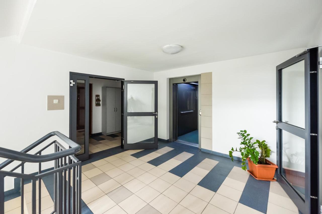 Ursus Pleasant Apartment Варшава Екстериор снимка