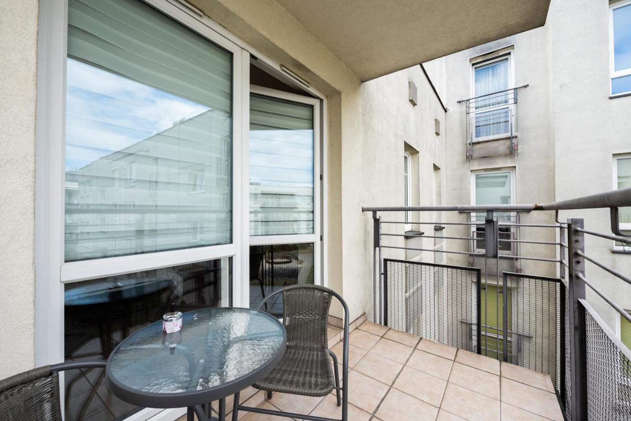 Ursus Pleasant Apartment Варшава Екстериор снимка