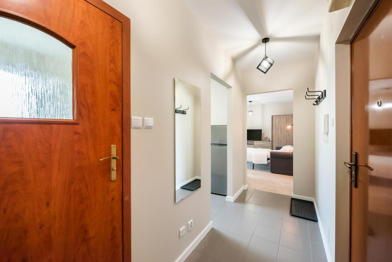 Ursus Pleasant Apartment Варшава Екстериор снимка